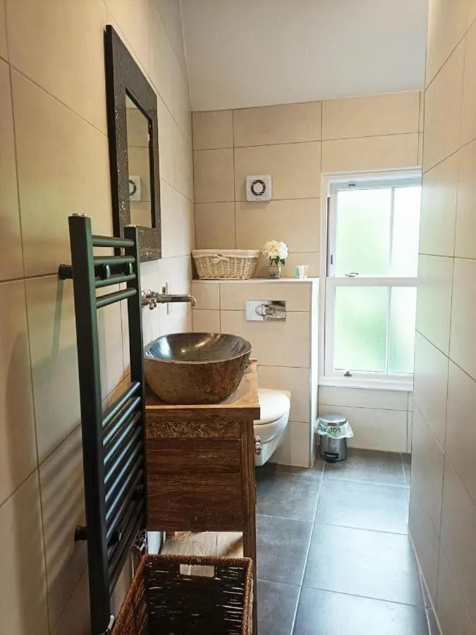 Image 4 of 2bed 2bath 8min to London Bridge
