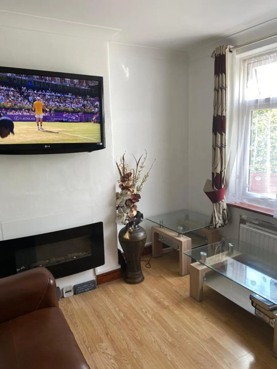 Image 5 of 35 Holborn road London E13 8PH Near EXCEL EXHIBITION CENTRE