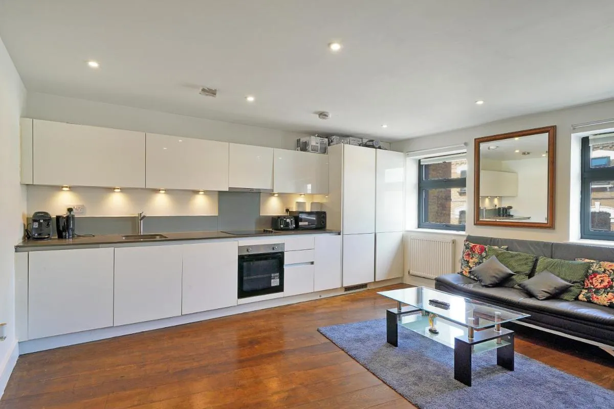 Image 4 of 360 Cosy Home Greenwich