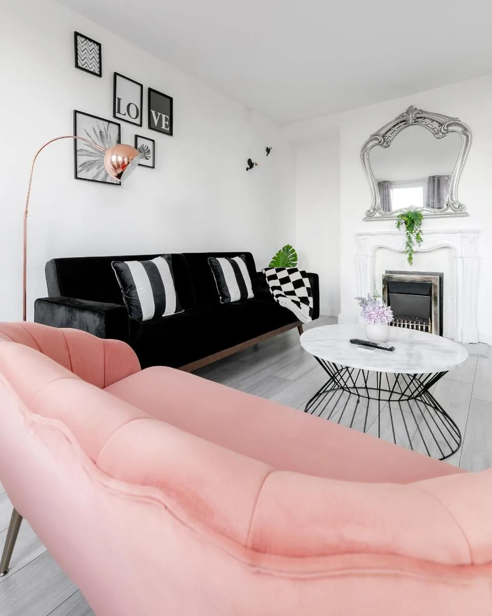 Image 4 of 3BR Off A13 , Sleeps 6, 2mins to Langdon DLR,Free Parking
