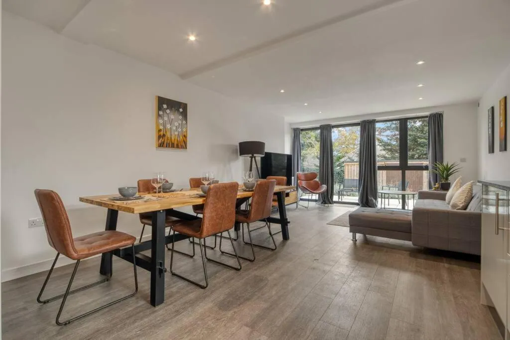 Image 4 of 3-Bed, 2-Bath Wembley Apartment with Free Parking