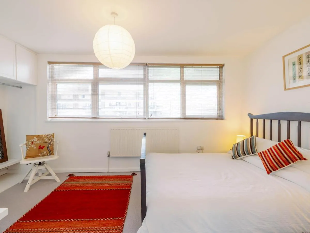 Image 2 of 3-Bedroom Duplex w Private Patio in Shoreditch – Pass the Keys