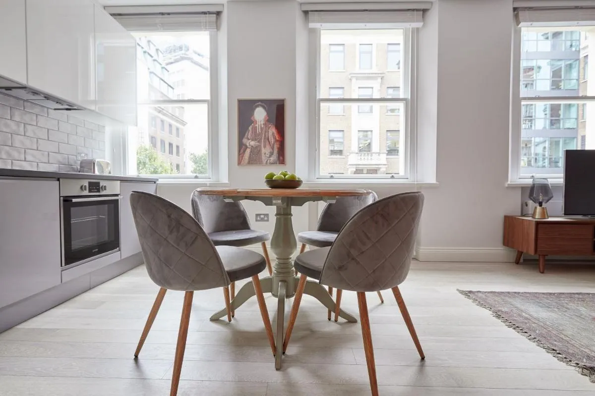 Image 4 of 3VH Virginia House, 31 Bloomsbury Way by City Living London