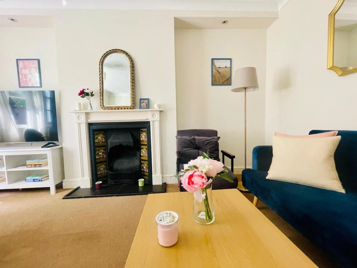 Image 3 of 3 Bed Apartment In Camden-Central London