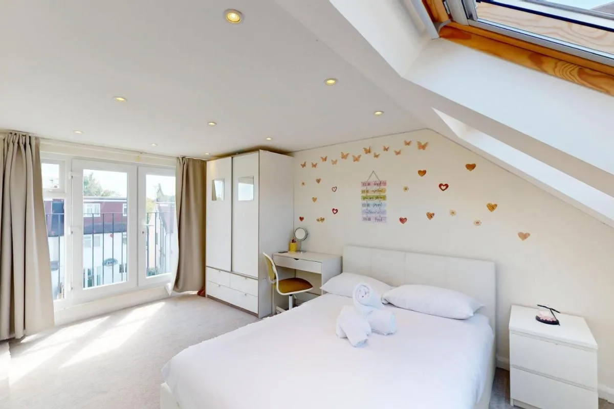 Image 3 of 3 Bed Home – 10 Min Walk to Mill Hill Tube