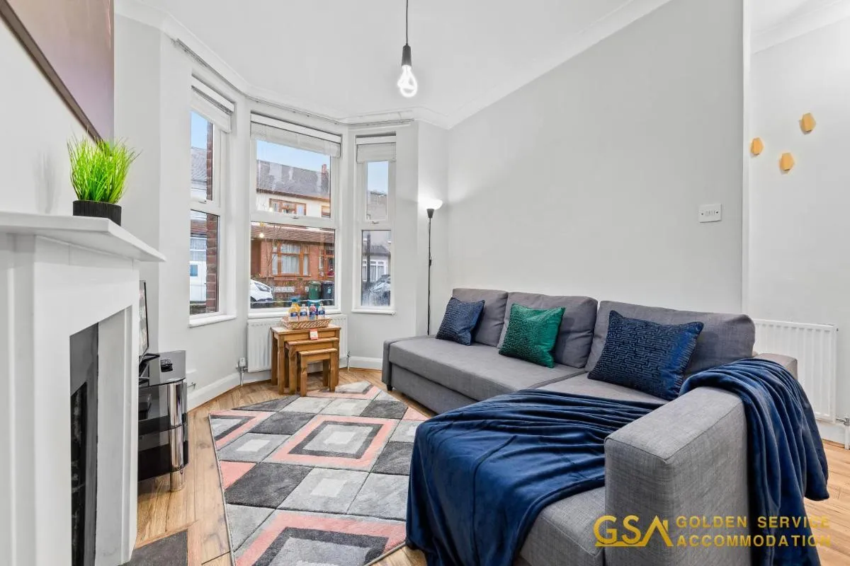 Image 5 of 3 Bed Home in Forest Gate – Waltham Forest