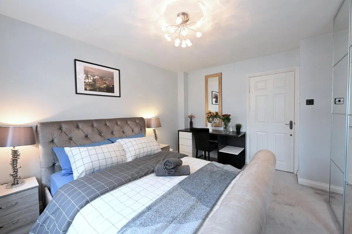 Image 3 of 3 Bedroom House in Euston, Patio & BBQ