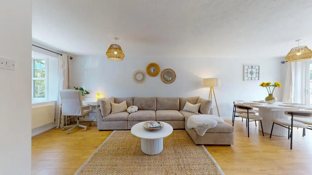 Image 1 of 3 Bedroom House with free parking and garden