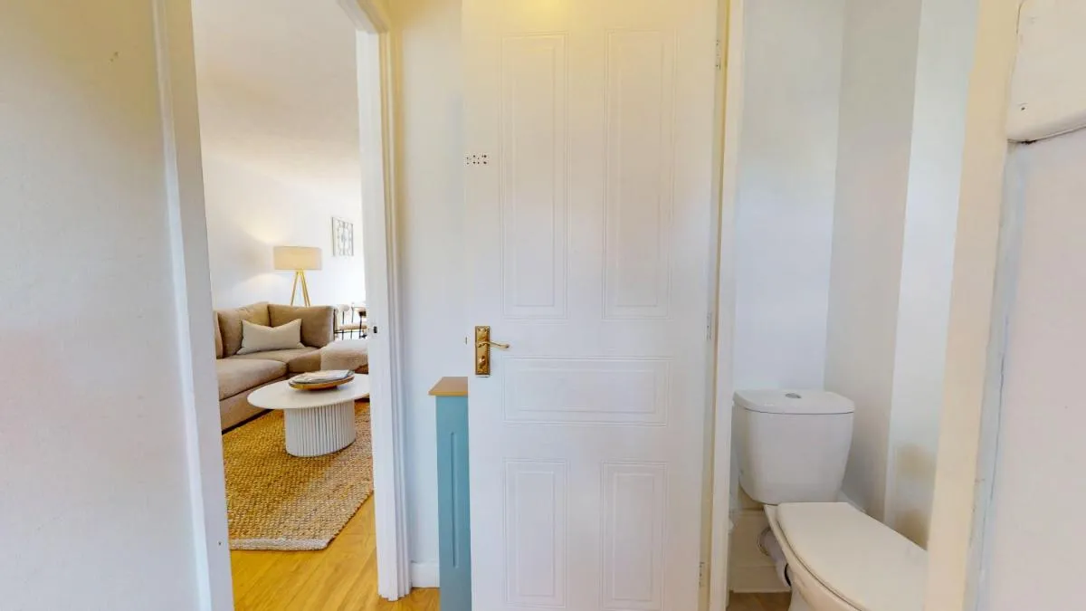 Image 3 of 3 Bedroom House with free parking and garden