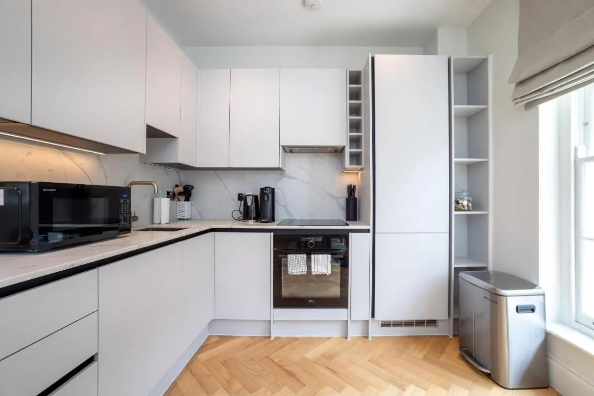 Image 4 of 3 Bedroom flat with Terrace in Central London