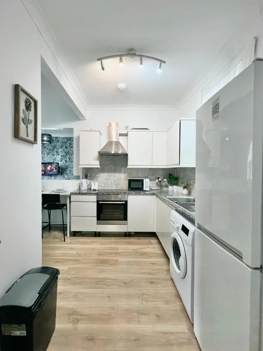 Image 4 of 3 Bedrooms Flat Next to King Cross