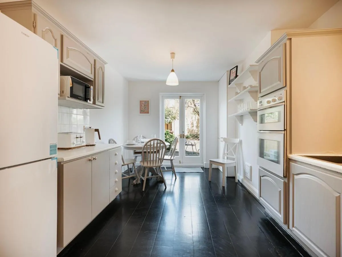 Image 3 of 3 bdr House – Garden, easy access to centrl London