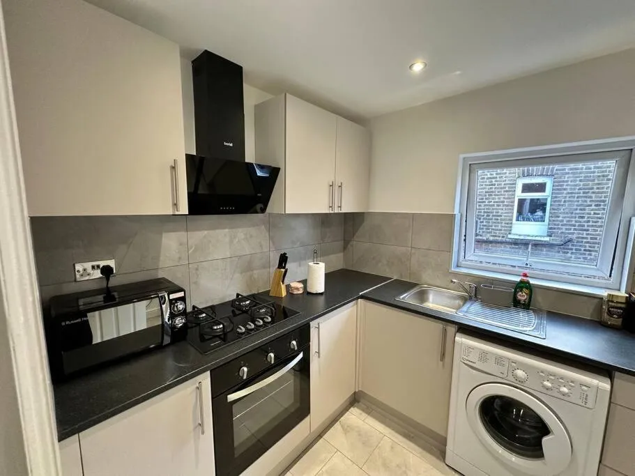 Image 1 of 3 bed Hackney/Harringay Flat