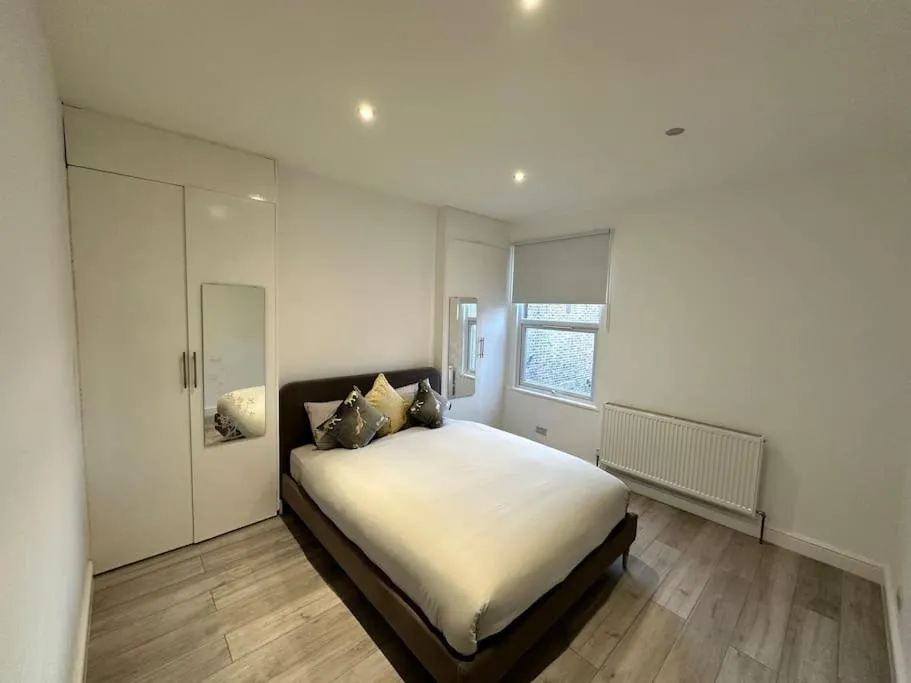 Image 5 of 3 bed Hackney/Harringay Flat