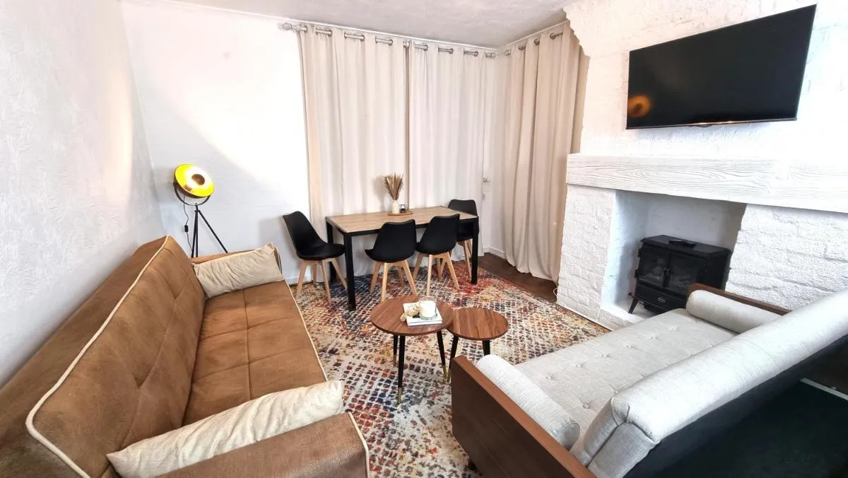 Image 5 of 3 bed flat O2 arena Dyson house