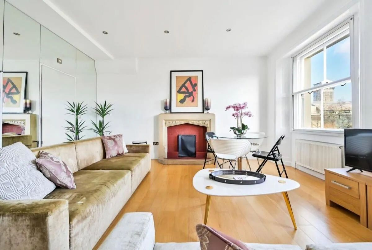 Image 4 of 3 bedrooms penthouse in Queen’s gate