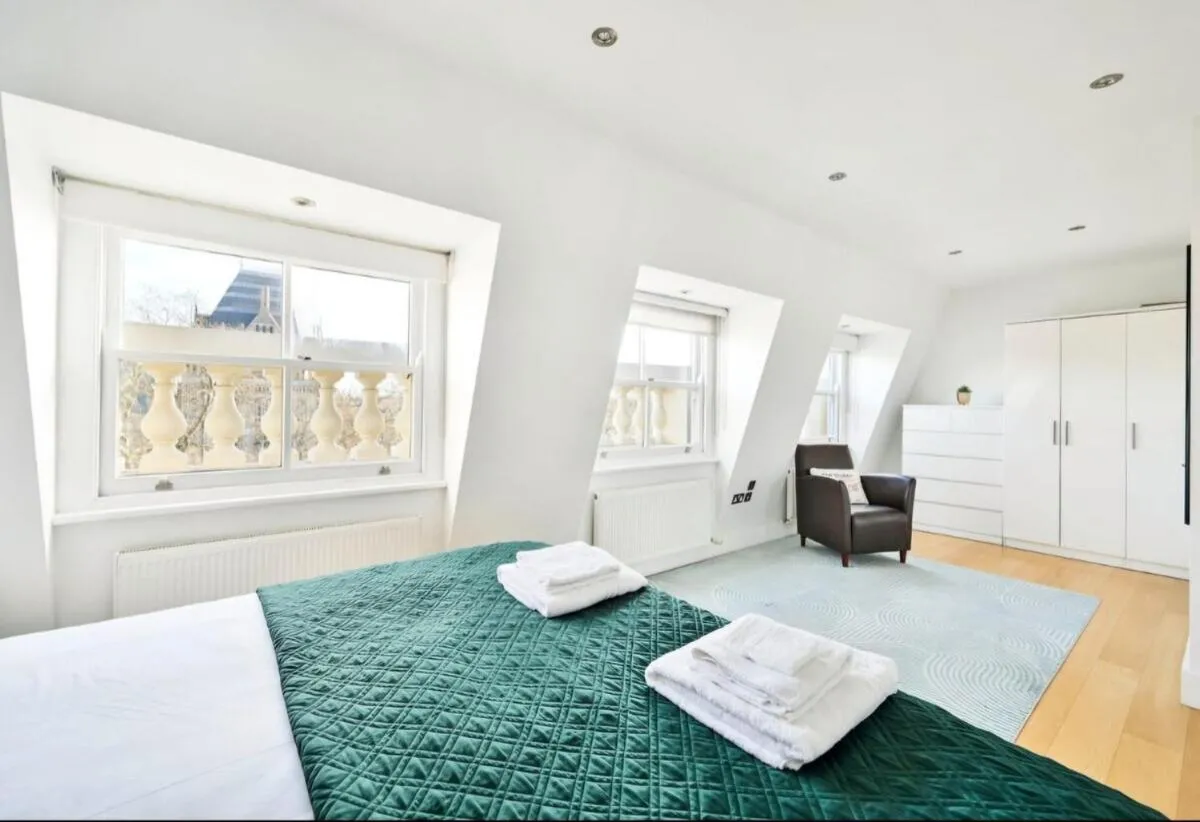 Image 5 of 3 bedrooms penthouse in Queen’s gate