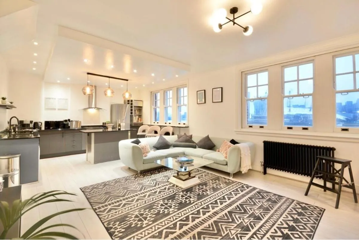 Image 5 of 3 x Bedroom Riverside Flat with HOT TUB on Roof Terrace