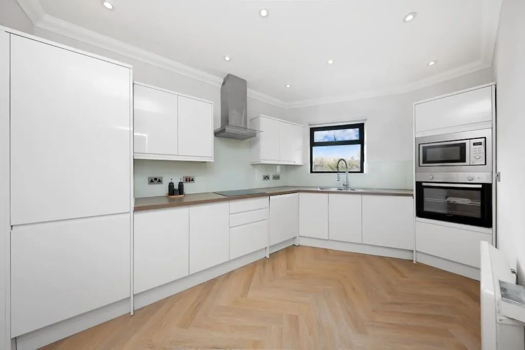 Image 4 of 3bed Penthouse 10min to Wimbledon tennis courts