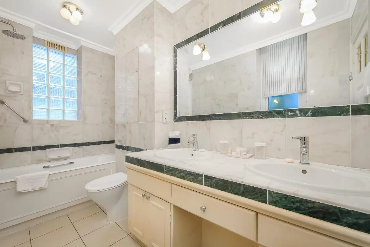 Image 3 of 44 Curzon Street by Mansley