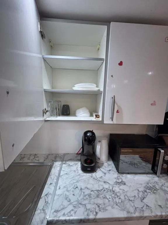 Image 1 of 47a 2bedroom harrow central