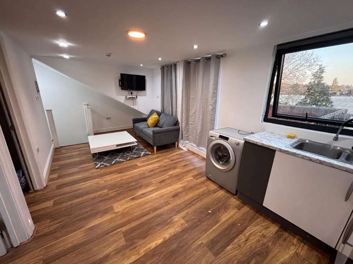 Image 4 of 47a 2bedroom harrow central