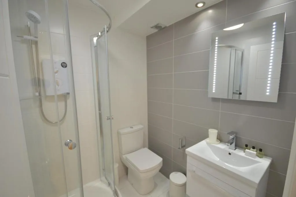Image 3 of 4A Soho Studios 4th floor by Indigo Flats