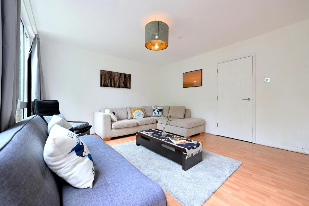 Image 3 of 4 BEDROOM PATIO HOUSE REGENT’S PARK – Parking