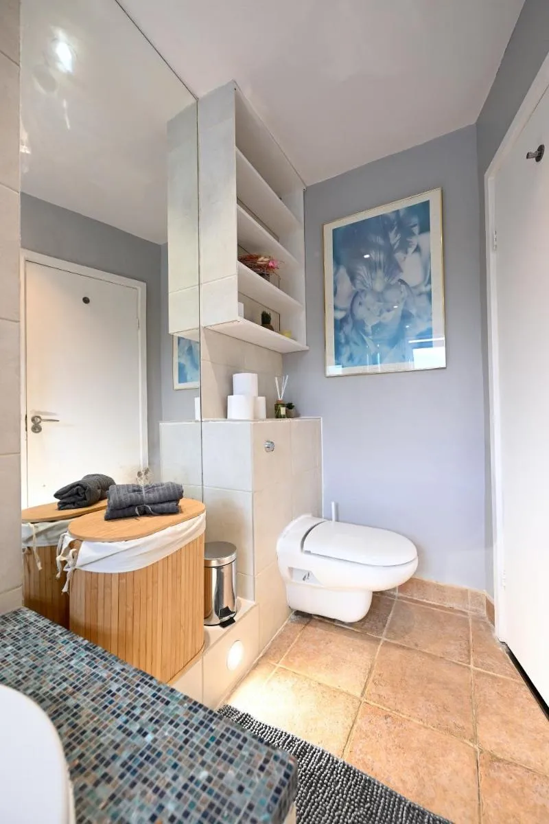 Image 5 of 4 BEDROOM PATIO HOUSE REGENT’S PARK – Parking