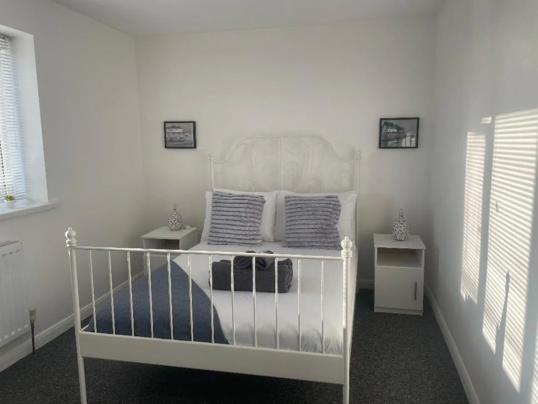 Image 3 of 4 Bed Family & Work Ready Home