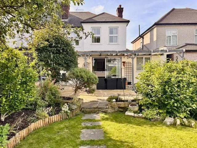 Image 5 of 4 Bed house in Daneby Road,SE6