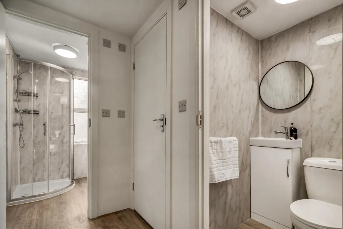 Image 3 of 4 Bedroom Dalston Apartment