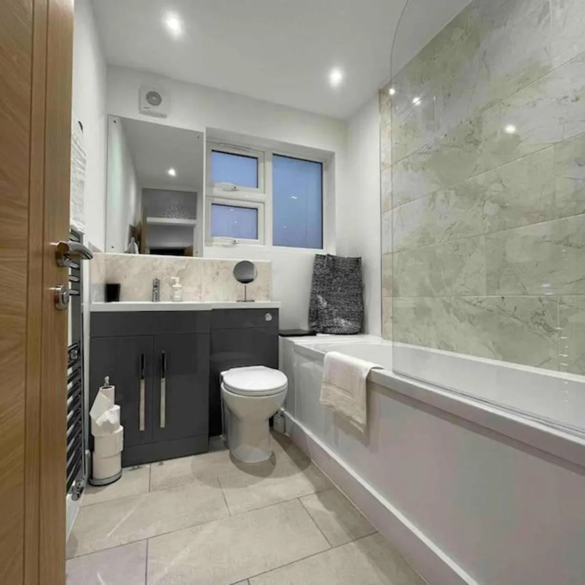 Image 4 of 4 Bedroom Terraced House with Huge Garden