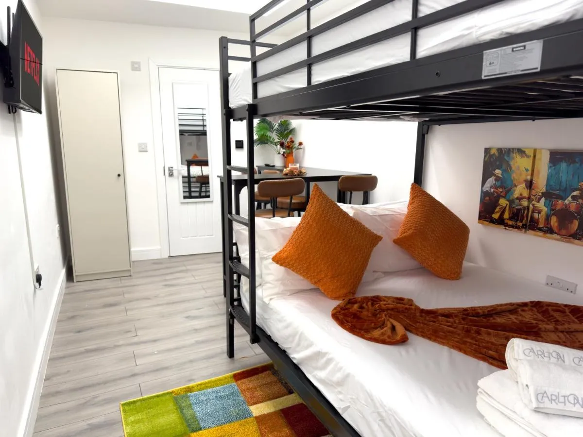 Image 2 of 4 Modern Ground Floor Apartments With Private Kitchens and Bathrooms, Sleeps Up to 18, London