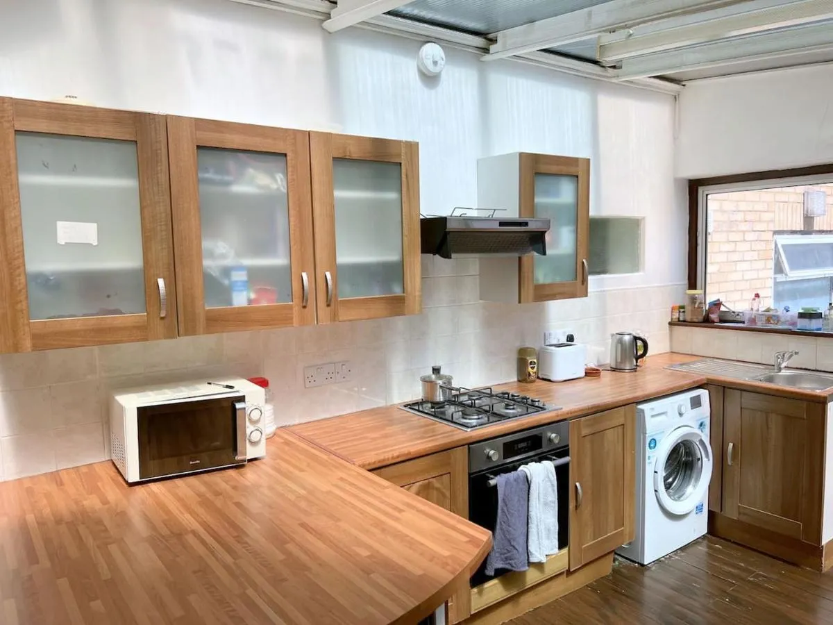 Image 4 of 4-bedroom flat -Wimbledon Village