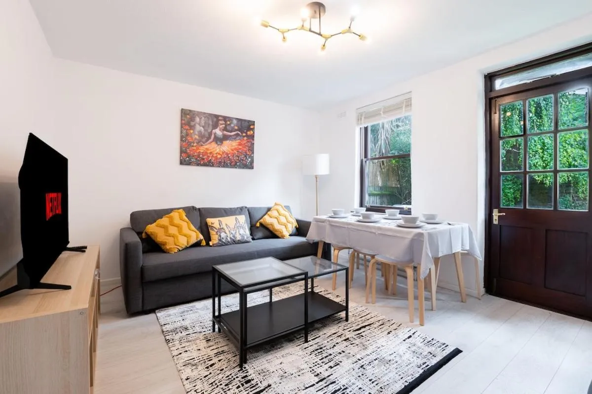 Image 4 of 4br Garden Terrace Free Parking in Fulham