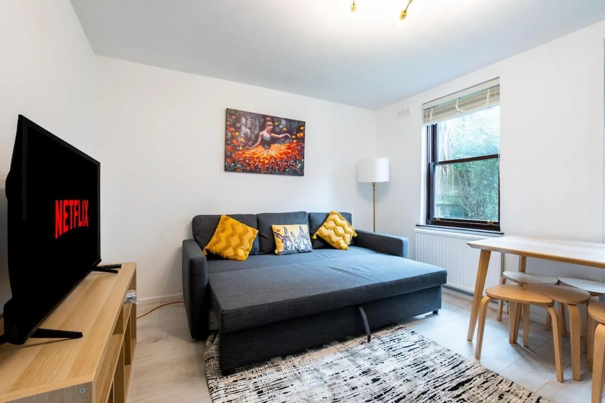 Image 5 of 4br Garden Terrace Free Parking in Fulham