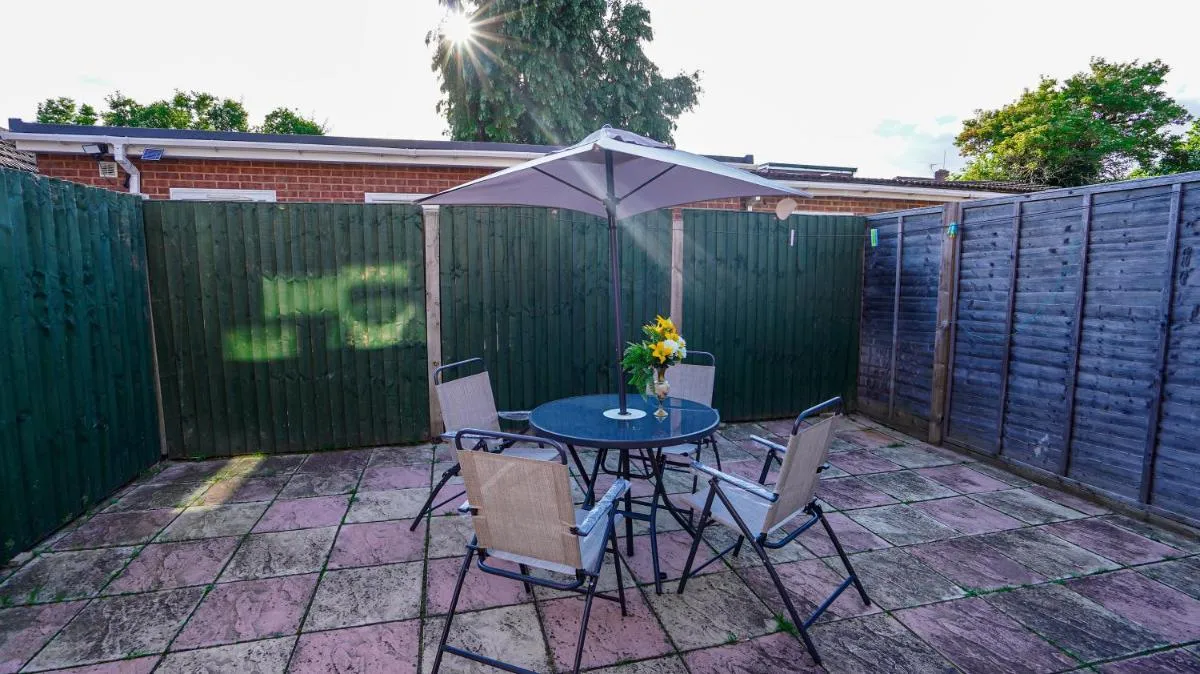 Image 4 of 59A Comfortable 3 Bedroom Home, Sleeps 6 By Easy 2 Manage