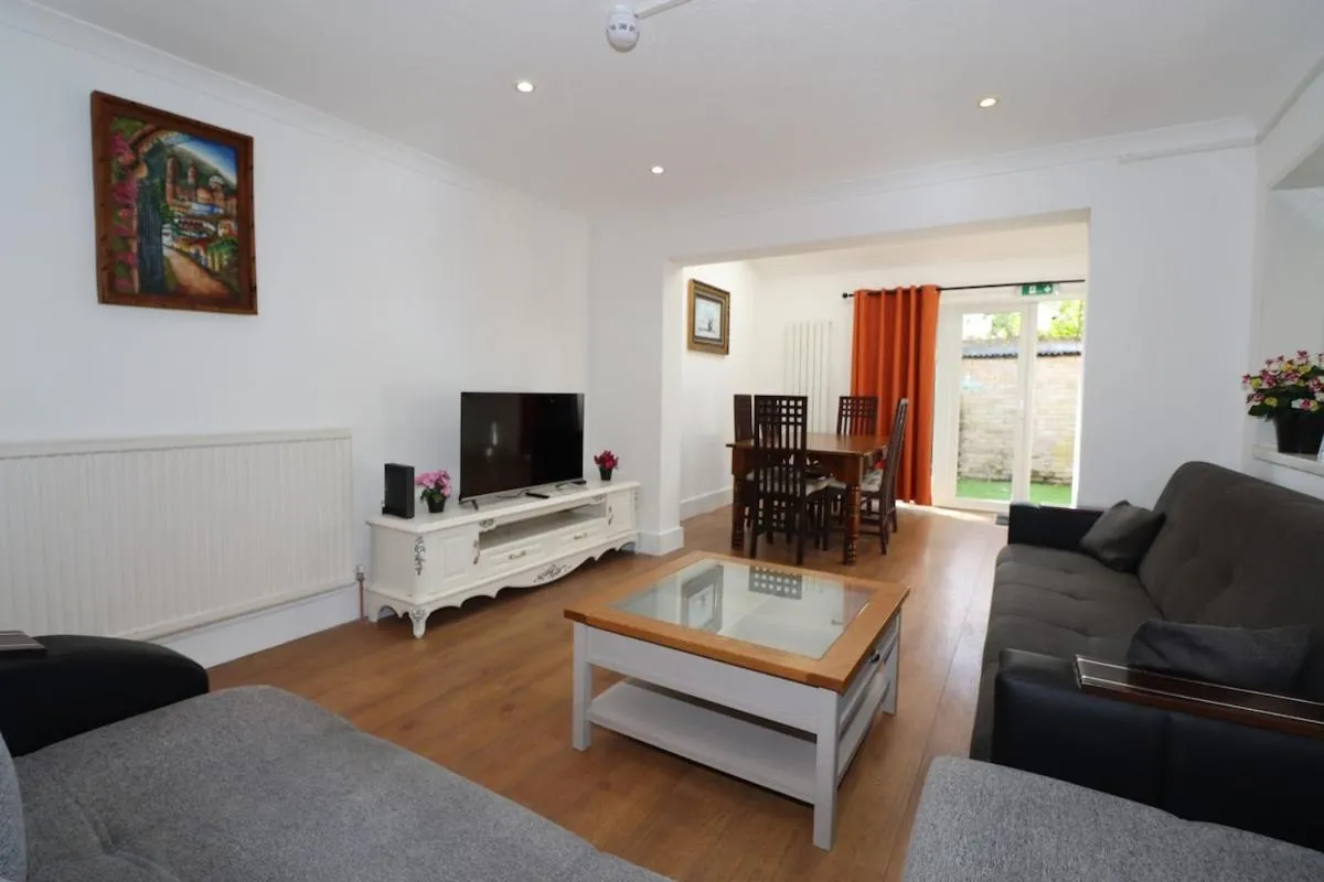 Image 5 of 5 Bed Spacious Family Home in Chingford