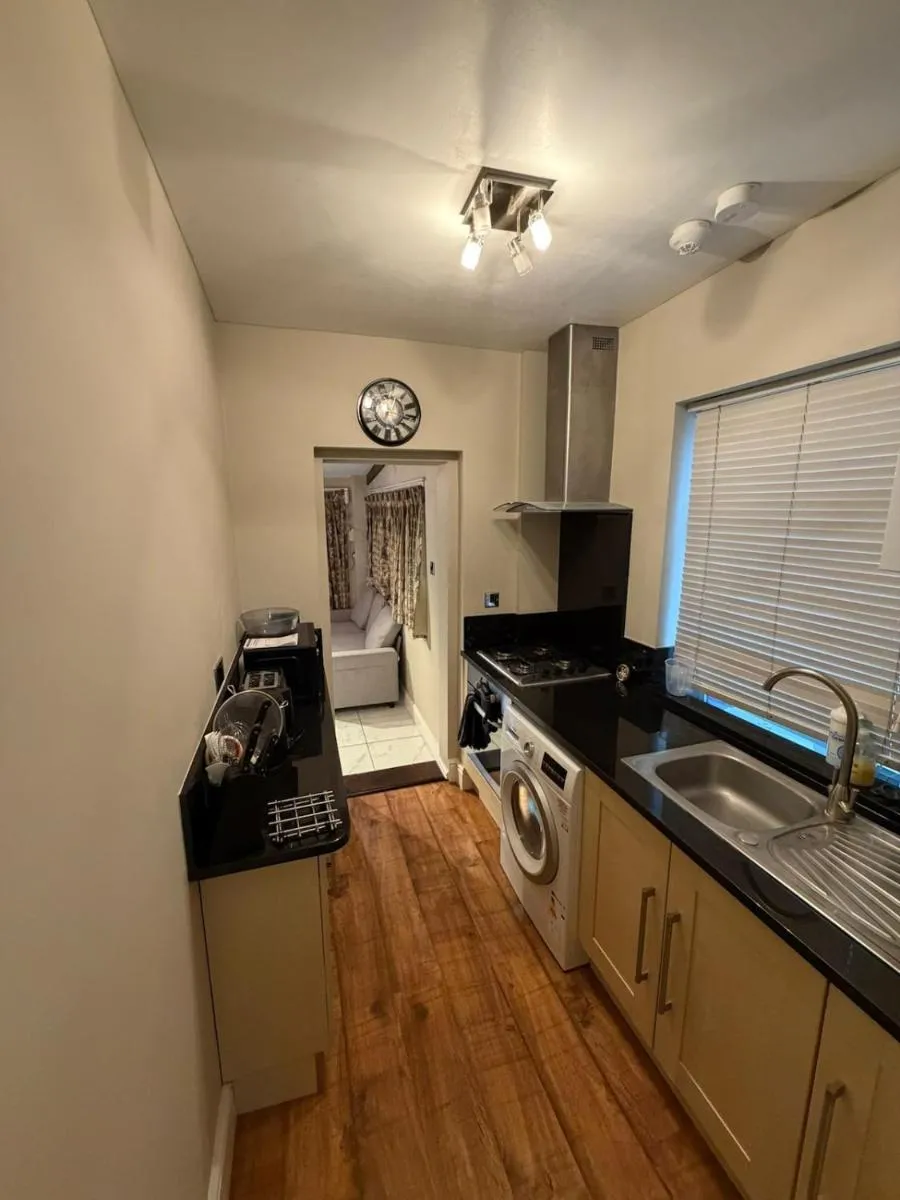 Image 4 of 5 Bed cosy family home near Heathrow l London
