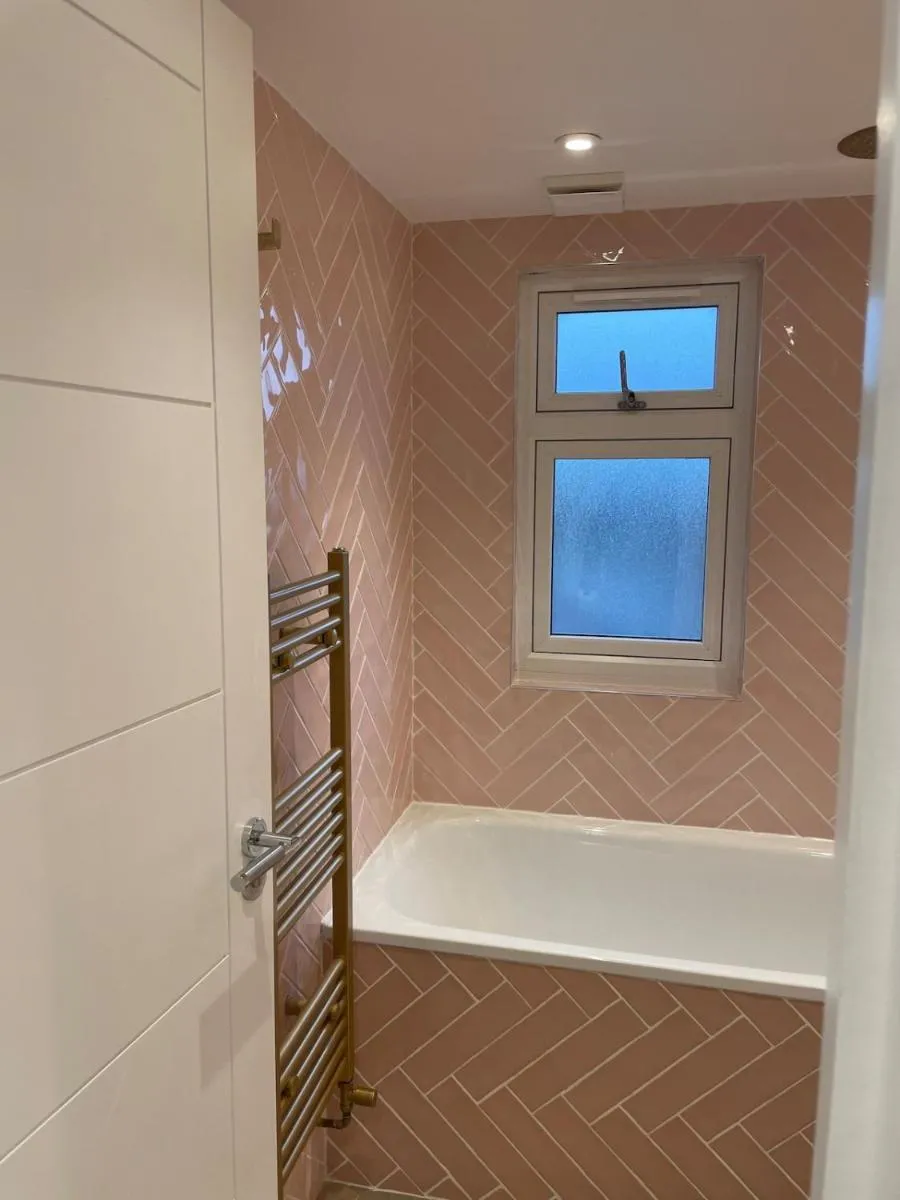 Image 4 of 5 Bedroom Modern and Spacious House in London