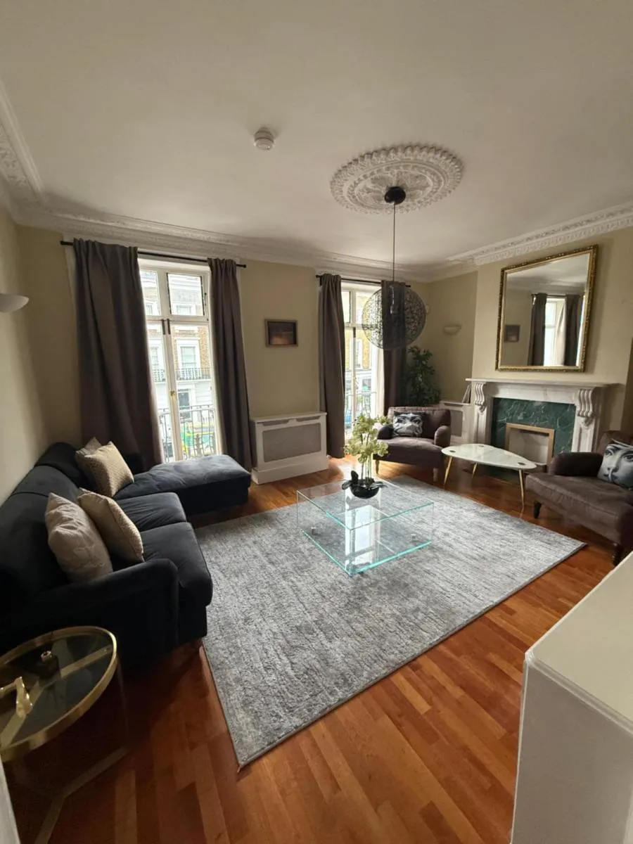 Image 5 of 5 bedrooms house in Chelsea