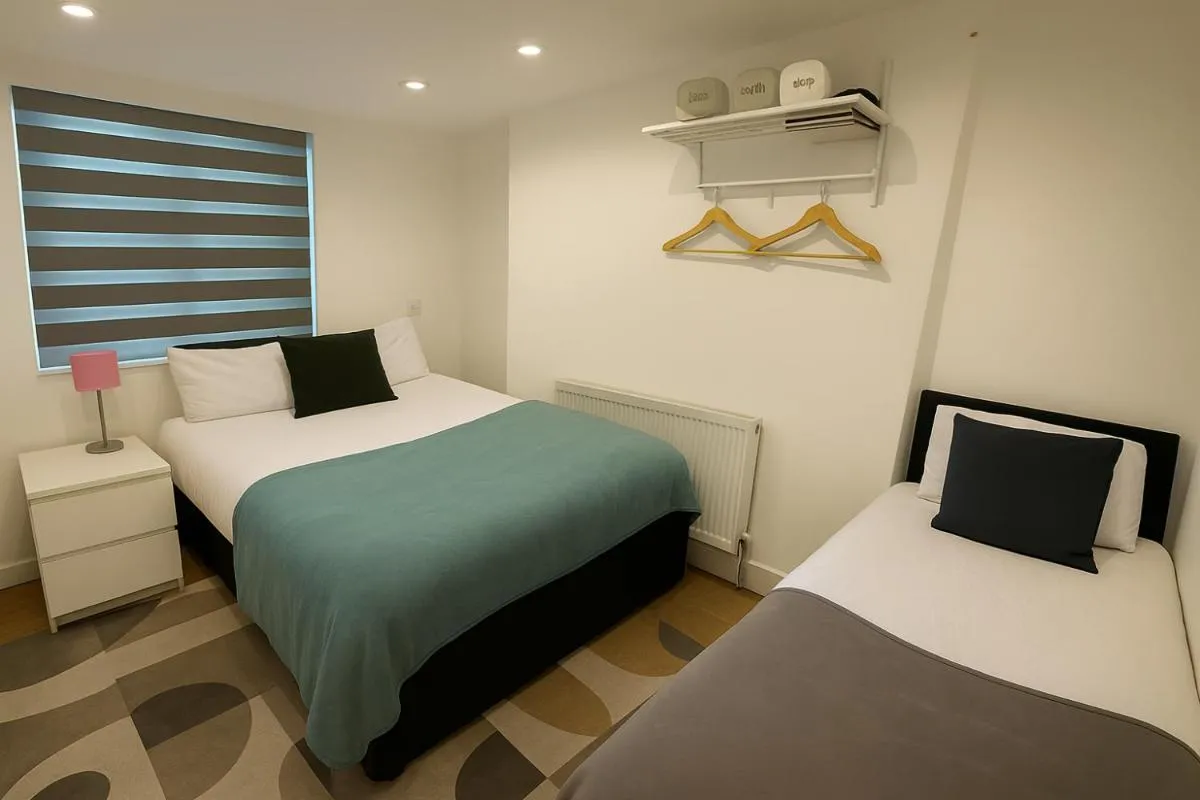 Image 3 of 6 Bedrooms Entire House in King’s Cross