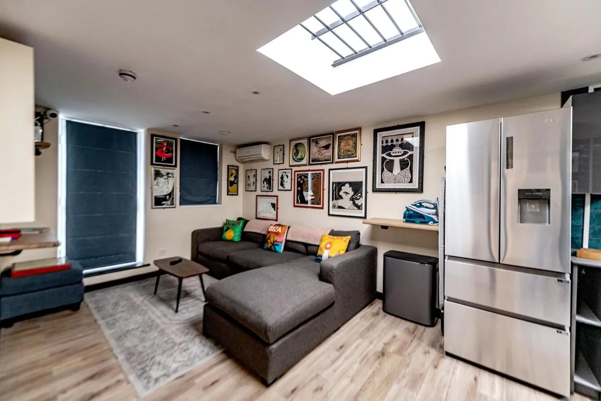 Image 4 of 82A Dalston Lane Terrace
