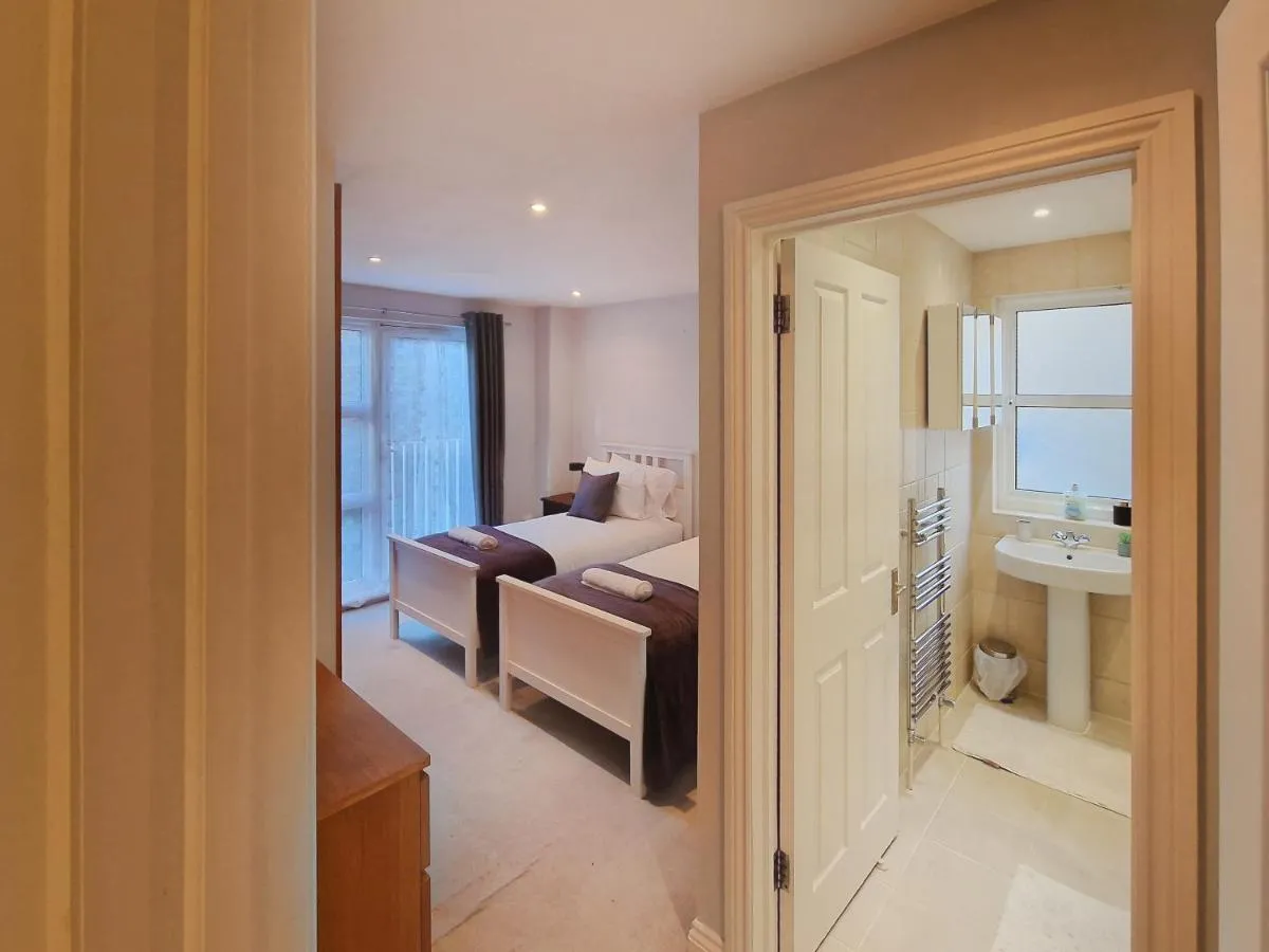 Image 3 of AO Home Lettings – Ferry Quays – Brentford