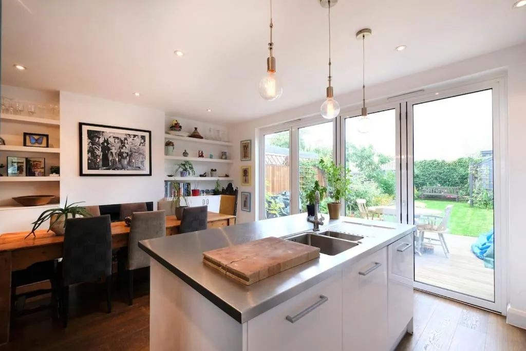 Image 3 of A beautiful and welcoming home and garden