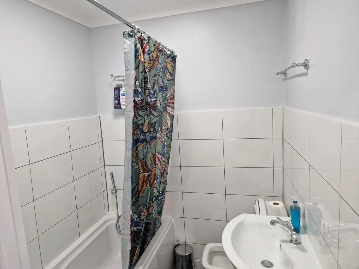 Image 3 of A lovely one bedroom in Hither Green lane
