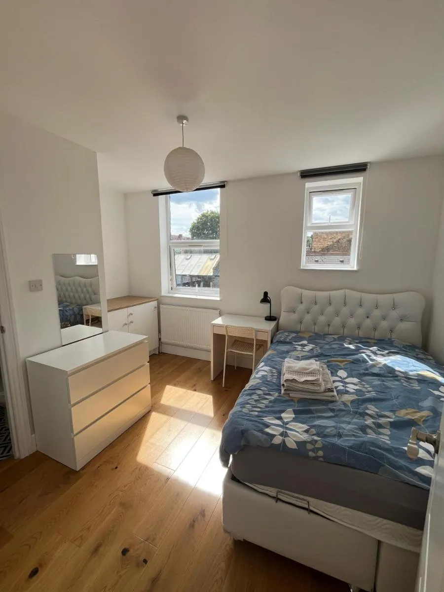 Image 3 of A spacious en-suite room