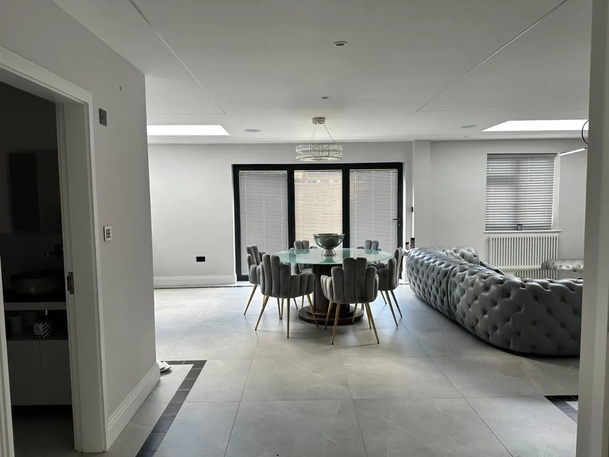 Image 4 of A super luxury large apartment
