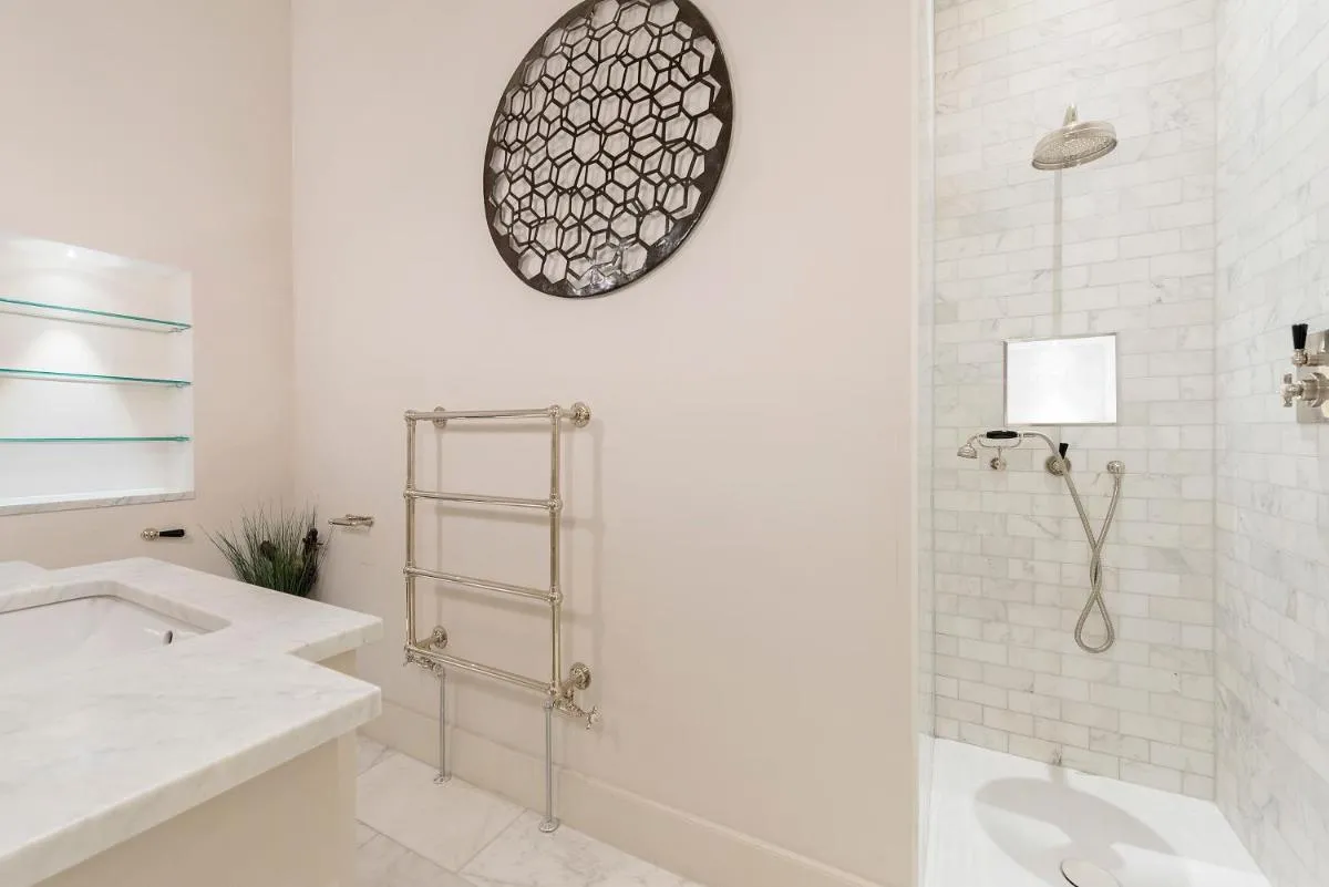Image 3 of Air Con – Luxury Apartment – Hyde Park
